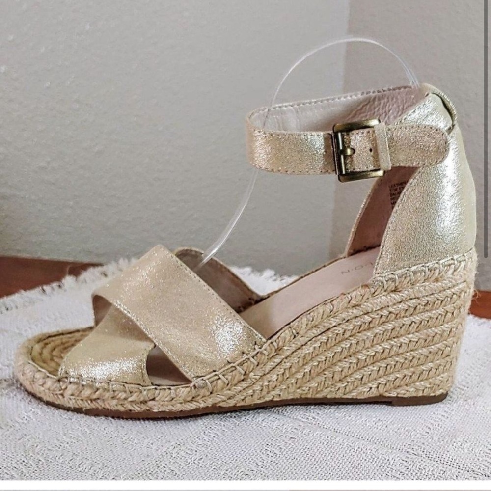 Caslon Women's 8 1/2 Wedges Gold Shiloh Ankle Strap Espadrilles Open Toe Sandals